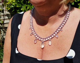 Elegant glass crystal and pearl necklace