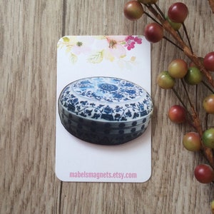Needle Minder for Cross stitch,Needlepoint,Chinese Needlework gifts,Blue Willow Needle Minder,Delftware Magnets