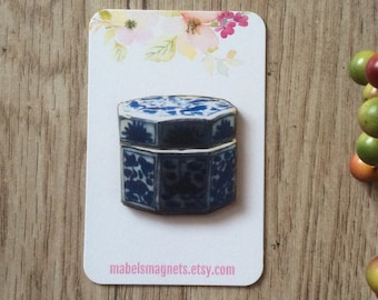 Needle Minder for Cross stitch,Needlepoint,Needlework gifts,Blue Willow Needle Minder,Delftware Magnets