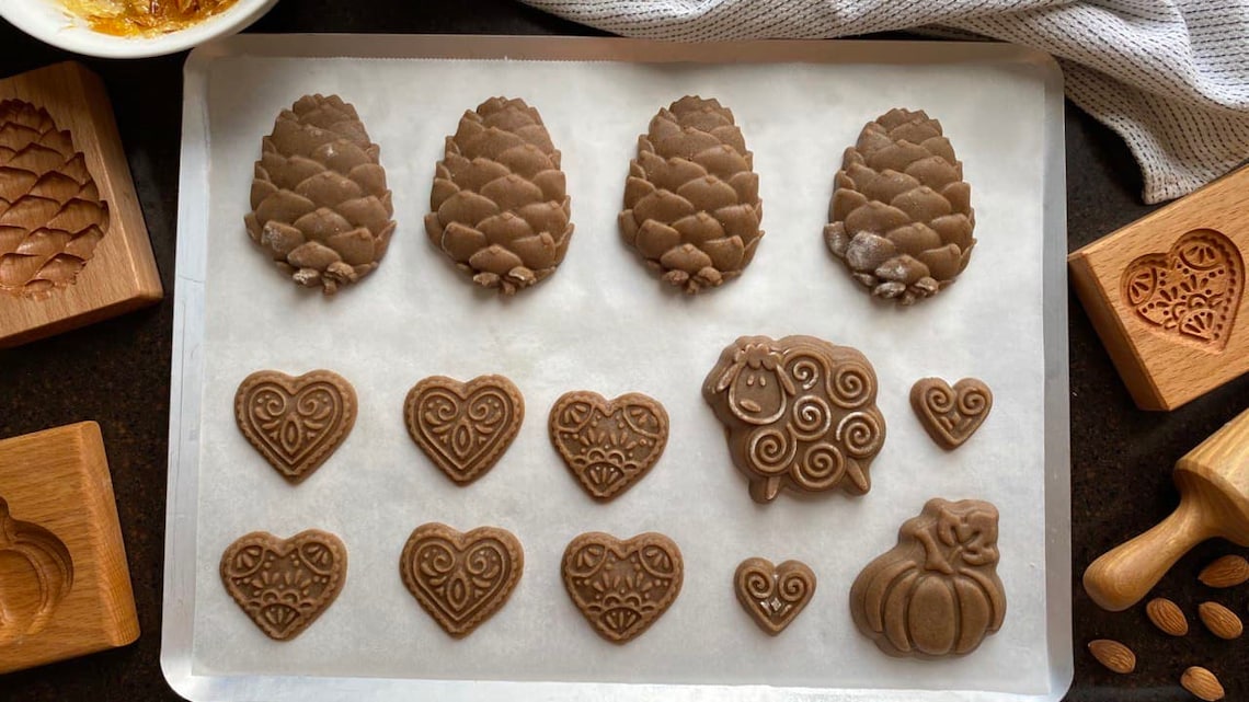 Pine cone cookie stamp Carved wooden pryanik mold Etsy