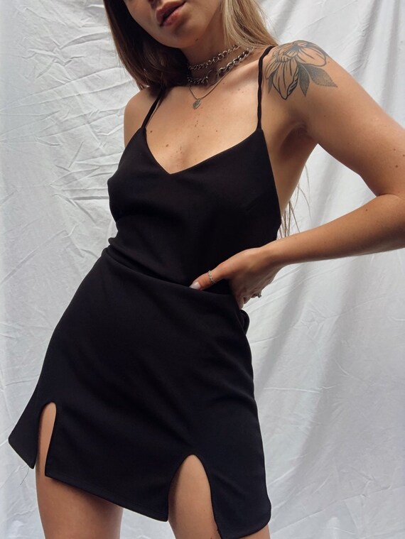 black dress w slit