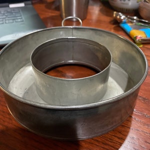 Vintage donut/cake mold