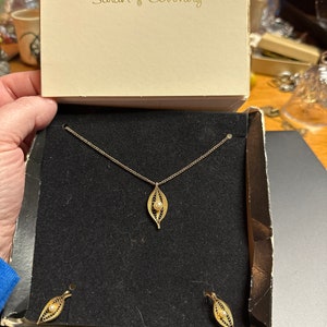Sarah Coventry necklace and earring set