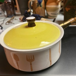 MCM Napco gourmet fondue pot