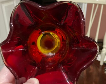 赤い波型ガラスの花瓶 - Etsy 日本