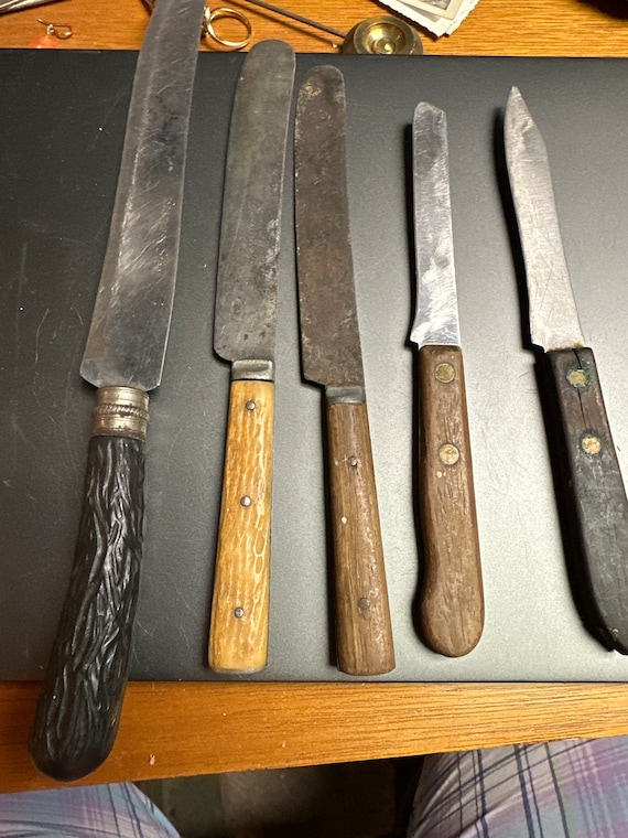 Nice Assortment of Vintage Knives 