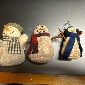 3 pieces of fabric snowman decor