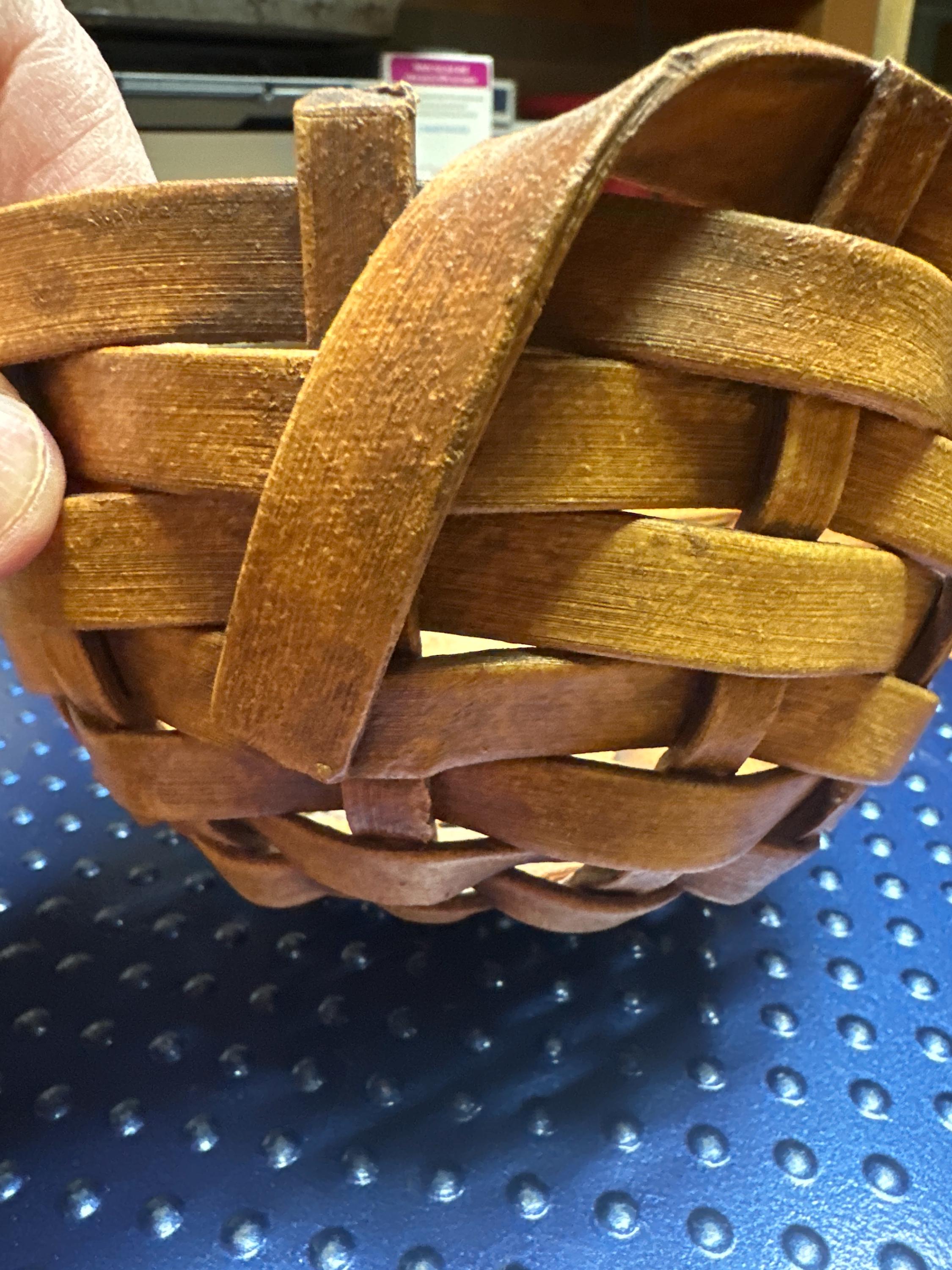 小さな陶器の「編み込み」バスケット - Etsy 日本
