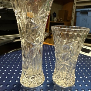 2 pieces of glass bud vases