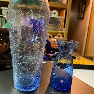 2 pieces of blue crackle glass vases