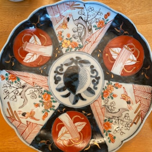 Japanese Imari scalloped bowl