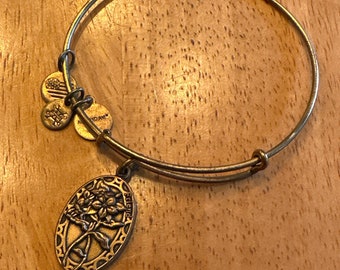 Alex und ani Friend Armband