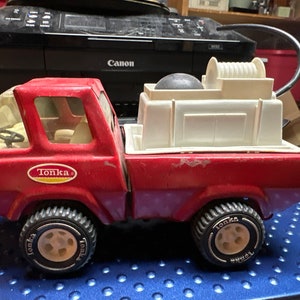 Tonka little red pump truck