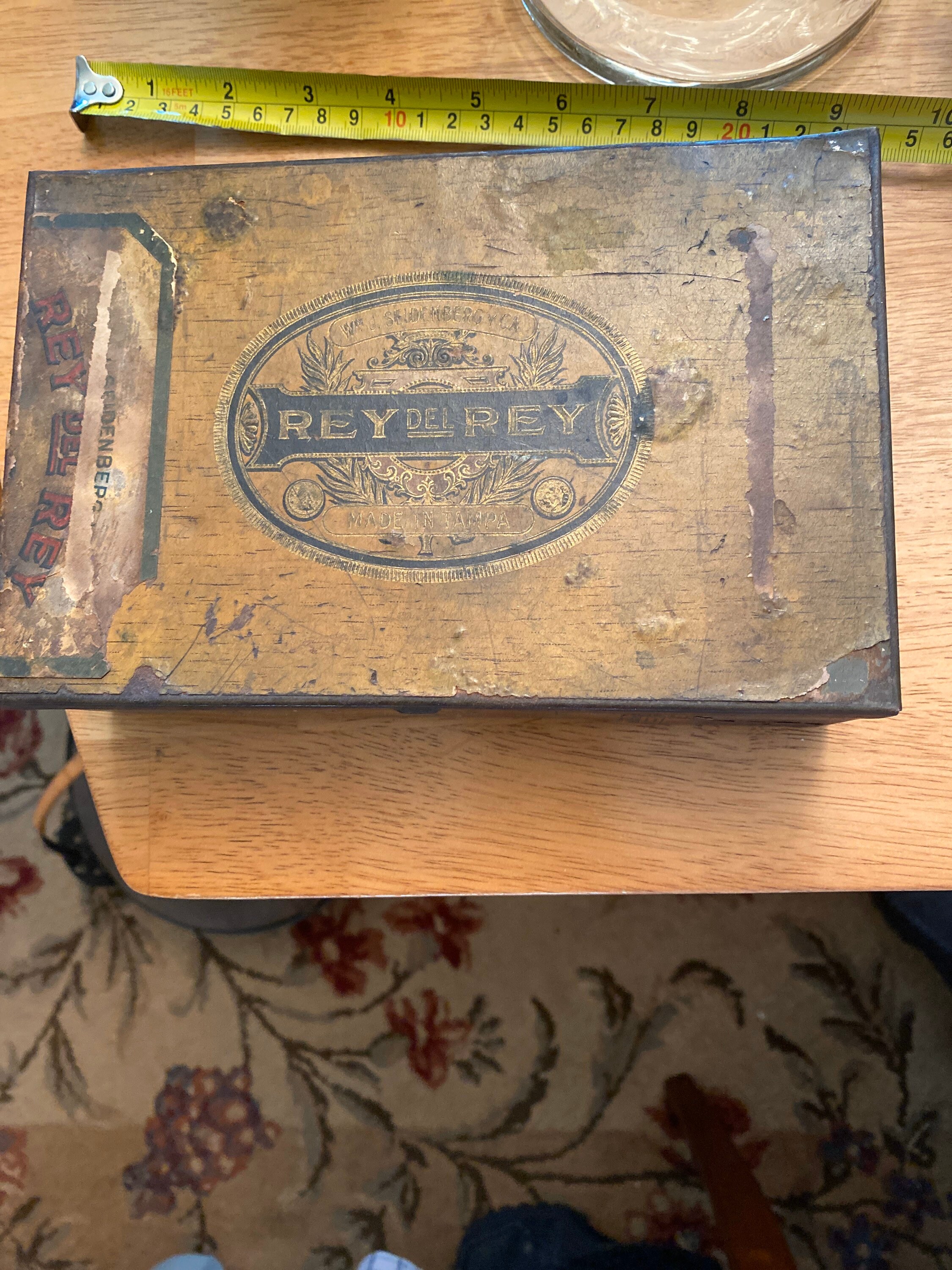 1950’s Rey Del Rey tin cigar box