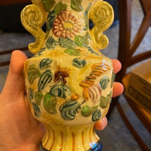 Japan floral urn wall pocket