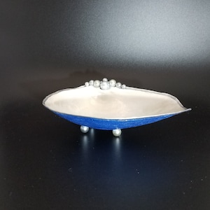 Lovely Painted Shell Bowl, White and Blue