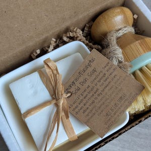 Solid dish soap set, made with natural ingredients and essential oils