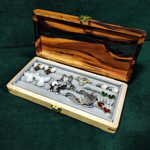 Houten sieradendoos met epoxyhars, ringorganizer van abrikoos- en esdoornhout, handgemaakte sieradendoos, klein sieradendoosje, cadeau voor haar, houten aandenken