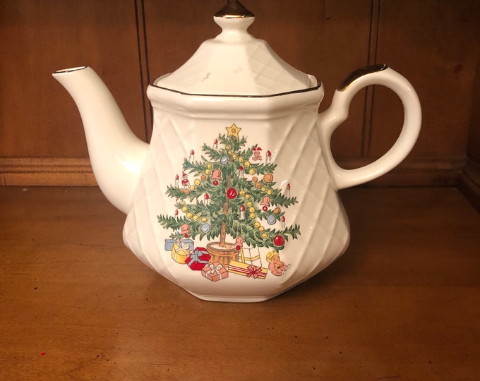 Vintage Christmas Ceramic Teapot by All the Trimmings Etsy