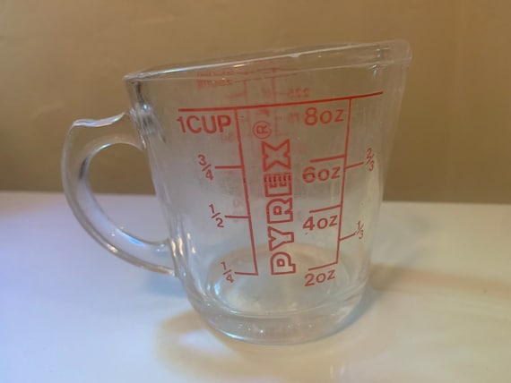 Cute Little Vintage Pyrex Glass Liquid Measuring Cup 1 Cup 8 Oz Measure Red  Lettering Hollow D Handle Pyrex 508 US and Metric Measurements 