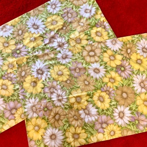 Pair of Groovy Vintage Percale Pillowcases Yellow Brown White Flower Power Pillowcase Set 70s Standard Pillowcase Cannon Monticello