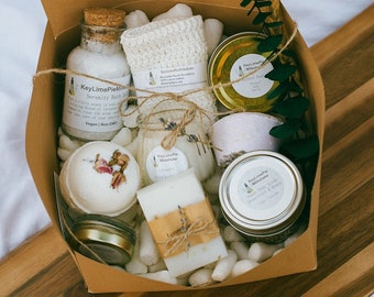 Gift box for women, self care gift box, gift set, spa gift set, gifts for women, gift for women, gift basket, mom gift box