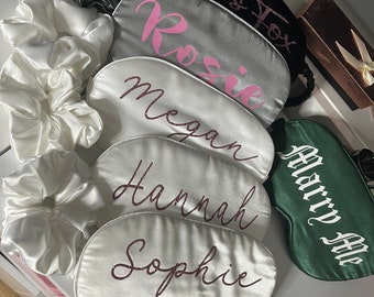 WEDDING Personalisation Silk Blindfold Sleep Eye Mask & Scrunchie, Custom Name Gift for Mum Mother Bridesmaid Party Birthday Christmas Set