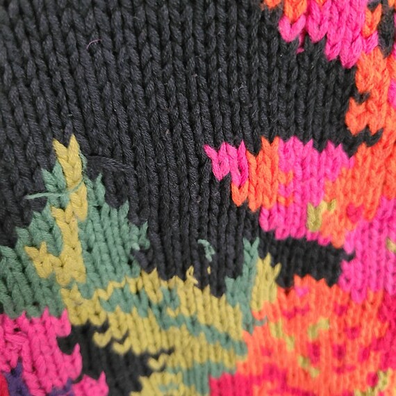 Vintage 1980s Dark Floral Cotton Sweater | Womens… - image 4