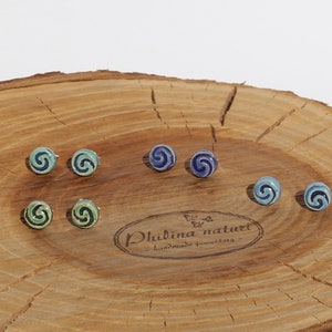 Small ceramic earrings "Spiral" in emerald green, turquoise, light blue or dark blue, silver 925, XS 7-8 mm