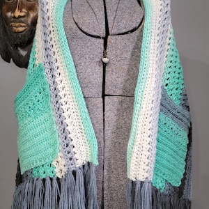 Crochet Pocket Shawl - Genie