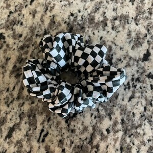 Medium Black and White Checkered Scrunchie, Handmade Hair Accessory, Girls Accessories, Bridesmaid Gift