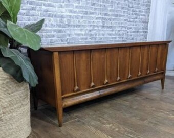 SOLD** Stunning mid century Lane cedar chest