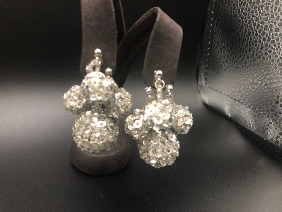 Boucles D'oreilles Clips Vintage En Sequins Et Laiton Doré - Occasion Bon état