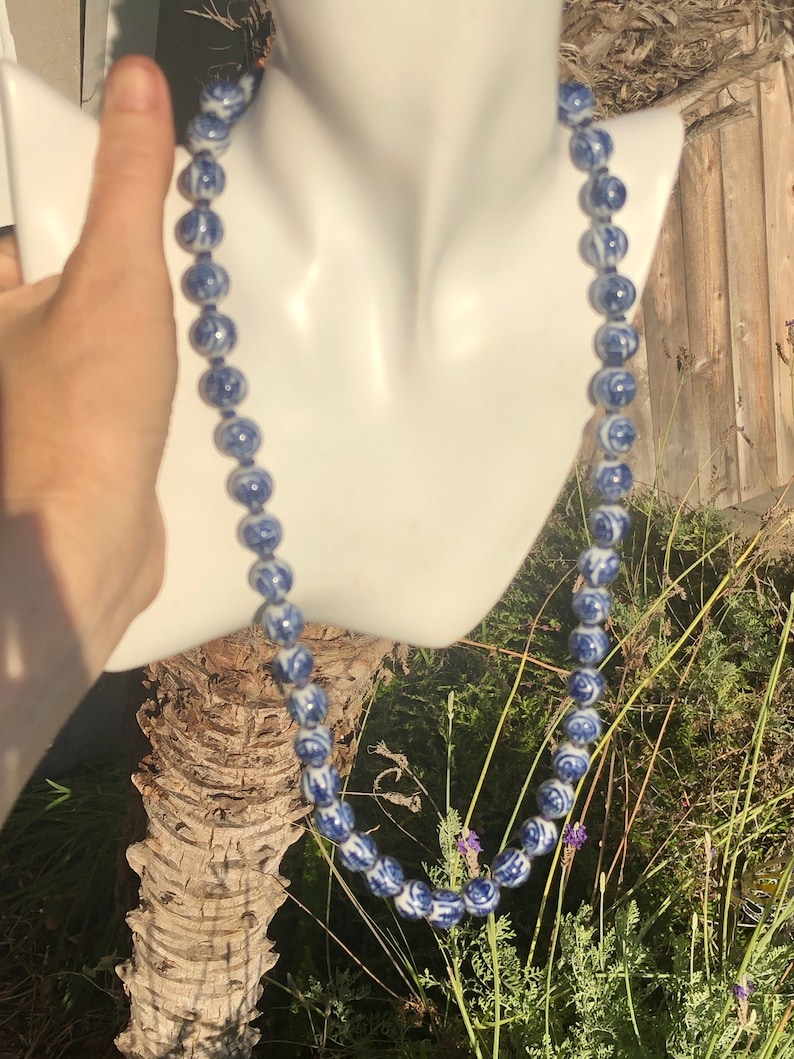 Antique vintage Chinese export cobalt blue and white ceramicporcelain Beaded necklace yellow gold tone clasp 24.5 inches