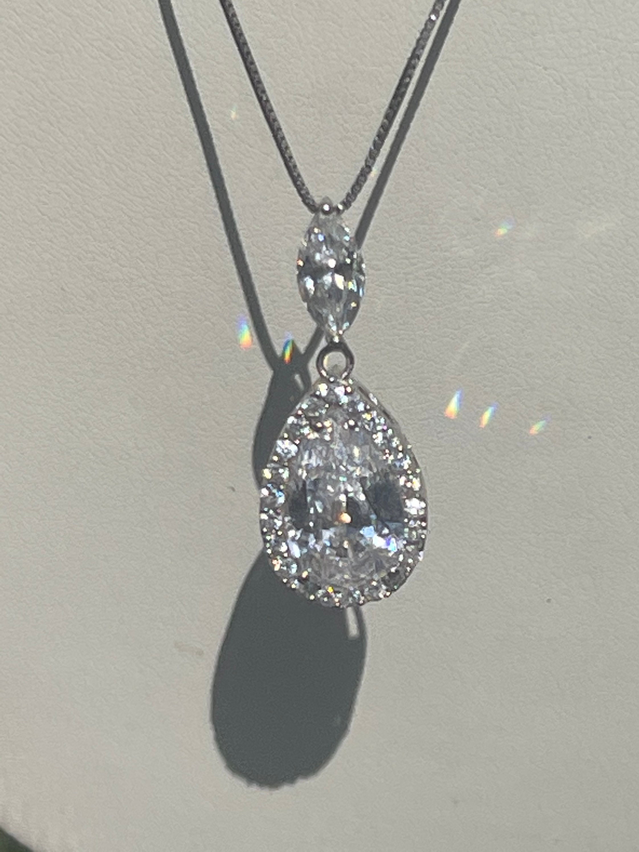 Vintage Stauer Diamond Like Large Pendant Tear Drop Necklace