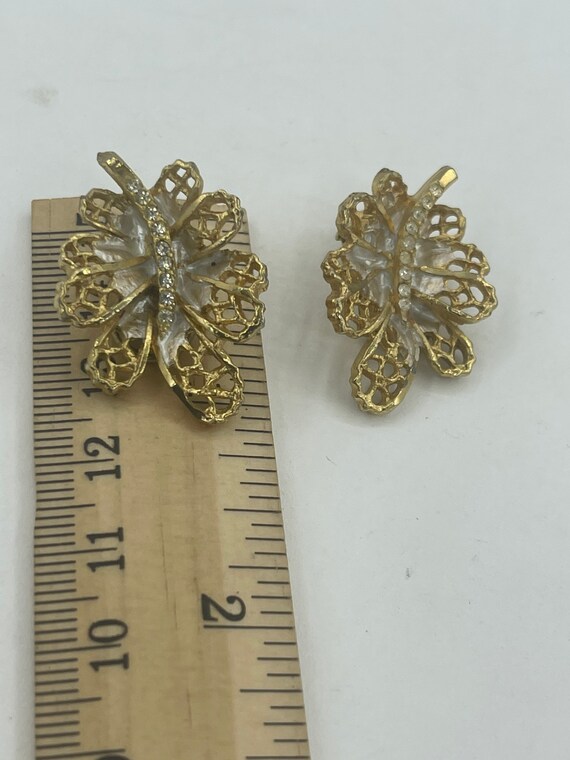 Vintage Designer BSK Floral Leaf Gold Tone Clip E… - image 5