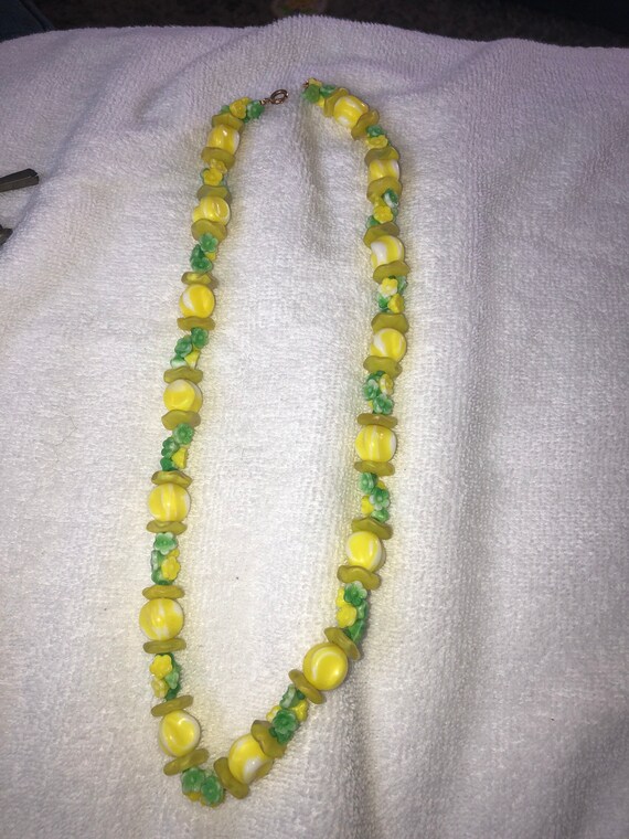 Gorgeous vintage antique bright yellow & green gl… - image 7