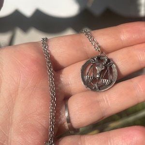 Antique Solid Sterling Silver Carved Goat / Rams Head Horns Scales Unusual Mens / Women’s Rare Vintage Pendant Necklace w Chain