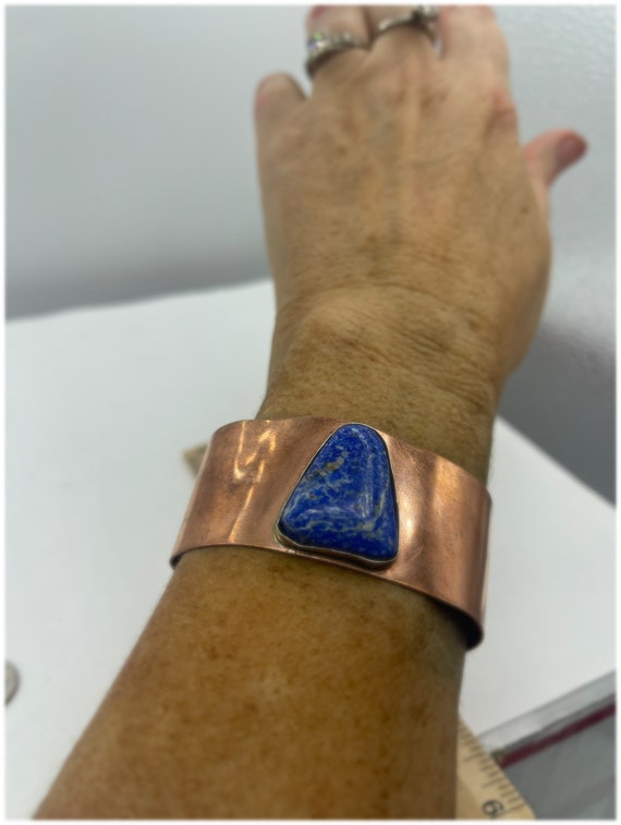 Vintage Solid Copper Cuff Bracelet Lapis Lazuli N… - image 3