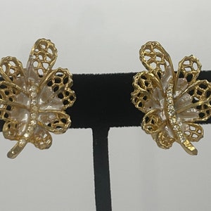 Vintage Designer BSK Floral Leaf Gold Tone Clip Earrings Rhinestones + Enamel