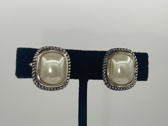 Vintage Carolee Faux Pearl Clip Earrings Designer… - image 1