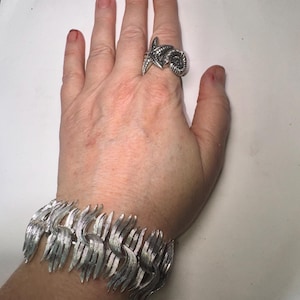 Vintage Lisner Silver-Tone Link Bracelet – Sculptural Mid-Century Modern Statement Jewelry