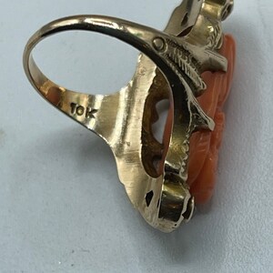 Anillo antiguo victoriano con camafeo de coral tallado - Diamantes auténticos talla rosa - Oro amarillo macizo de 10 quilates, talla 5 imagen 7