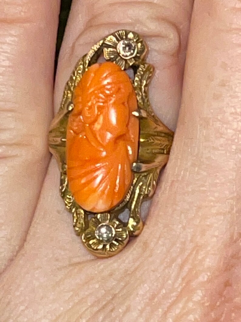Anillo antiguo victoriano con camafeo de coral tallado - Diamantes auténticos talla rosa - Oro amarillo macizo de 10 quilates, talla 5 imagen 4