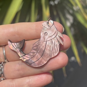 Gorgeous Vintage MOP Shell Carved Koi Fish Pendant Purple / Pink  Mother of pearl Japanese - Chinese Necklace Sterling Silver 925 Chain