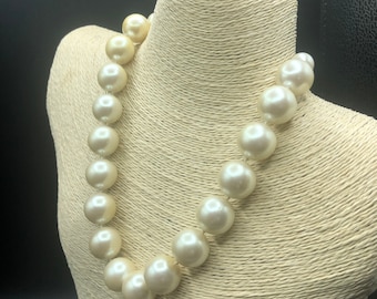 Vintage large faux pearl Beaded necklace/choker Designer CarolLee