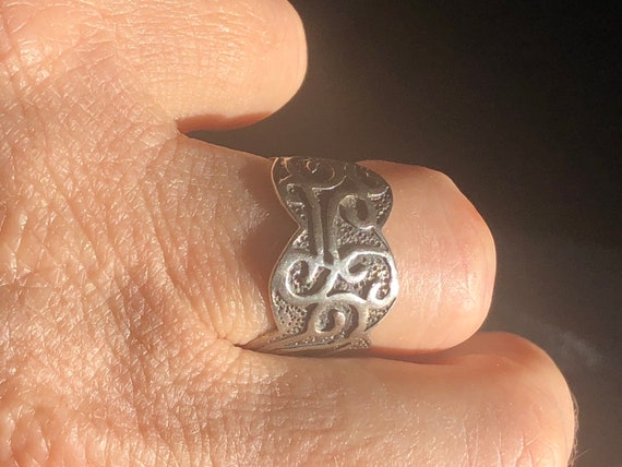 Vintage Celtic sterling silver Viking scroll band… - image 3