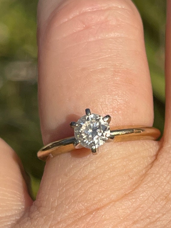 Gorgeous Vintage genuine diamond solitaire ring .… - image 4