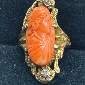 Anillo antiguo victoriano con camafeo de coral tallado - Diamantes auténticos talla rosa - Oro amarillo macizo de 10 quilates, talla 5 imagen 1