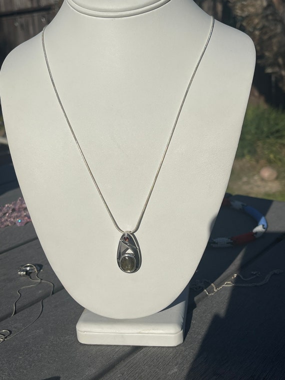 Beautiful Labradorite Gemstone Pendant with Perid… - image 7